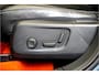Volvo XC40 2.0 T4 140kW/190pk Aut8 R-Design PANORAMADAK + EL.TREKHAAK + BI-TONE + CRUISE CONTROL + EL.SPORTSTOELEN + LEER/ALCANTARA + STOELVERWARMING + FULL LED + KEYELSS ENTRY&GO + CAMERA + BLIS + LANE ASSIST + PARKSENSOREN + 19" LM-VELGEN + NIEUWE BANDEN!!