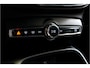 Volvo XC40 2.0 T4 140kW/190pk Aut8 R-Design PANORAMADAK + EL.TREKHAAK + BI-TONE + CRUISE CONTROL + EL.SPORTSTOELEN + LEER/ALCANTARA + STOELVERWARMING + FULL LED + KEYELSS ENTRY&GO + CAMERA + BLIS + LANE ASSIST + PARKSENSOREN + 19" LM-VELGEN + NIEUWE BANDEN!!