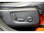 Volvo XC40 2.0 T4 140kW/190pk Aut8 R-Design PANORAMADAK + EL.TREKHAAK + BI-TONE + CRUISE CONTROL + EL.SPORTSTOELEN + LEER/ALCANTARA + STOELVERWARMING + FULL LED + KEYELSS ENTRY&GO + CAMERA + BLIS + LANE ASSIST + PARKSENSOREN + 19" LM-VELGEN + NIEUWE BANDEN!!