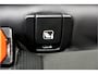 Volvo XC40 2.0 T4 140kW/190pk Aut8 R-Design PANORAMADAK + EL.TREKHAAK + BI-TONE + CRUISE CONTROL + EL.SPORTSTOELEN + LEER/ALCANTARA + STOELVERWARMING + FULL LED + KEYELSS ENTRY&GO + CAMERA + BLIS + LANE ASSIST + PARKSENSOREN + 19" LM-VELGEN + NIEUWE BANDEN!!