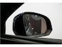 Volvo XC40 2.0 T4 140kW/190pk Aut8 R-Design PANORAMADAK + EL.TREKHAAK + BI-TONE + CRUISE CONTROL + EL.SPORTSTOELEN + LEER/ALCANTARA + STOELVERWARMING + FULL LED + KEYELSS ENTRY&GO + CAMERA + BLIS + LANE ASSIST + PARKSENSOREN + 19" LM-VELGEN + NIEUWE BANDEN!!