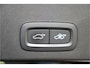 Volvo XC40 2.0 T4 140kW/190pk Aut8 R-Design PANORAMADAK + EL.TREKHAAK + BI-TONE + CRUISE CONTROL + EL.SPORTSTOELEN + LEER/ALCANTARA + STOELVERWARMING + FULL LED + KEYELSS ENTRY&GO + CAMERA + BLIS + LANE ASSIST + PARKSENSOREN + 19" LM-VELGEN + NIEUWE BANDEN!!