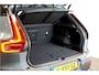 Volvo XC40 2.0 T4 140kW/190pk Aut8 R-Design PANORAMADAK + EL.TREKHAAK + BI-TONE + CRUISE CONTROL + EL.SPORTSTOELEN + LEER/ALCANTARA + STOELVERWARMING + FULL LED + KEYELSS ENTRY&GO + CAMERA + BLIS + LANE ASSIST + PARKSENSOREN + 19" LM-VELGEN + NIEUWE BANDEN!!