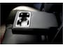 Volvo XC40 2.0 T4 140kW/190pk Aut8 R-Design PANORAMADAK + EL.TREKHAAK + BI-TONE + CRUISE CONTROL + EL.SPORTSTOELEN + LEER/ALCANTARA + STOELVERWARMING + FULL LED + KEYELSS ENTRY&GO + CAMERA + BLIS + LANE ASSIST + PARKSENSOREN + 19" LM-VELGEN + NIEUWE BANDEN!!