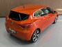 Renault Clio 1.0 TCe 100pk R.S. Line | Groot Navi | Camera | Carplay | 17 inch | Sport stoelen | 100% onderhouden!