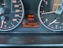 BMW 3-Serie Touring 318i Clima, Navi, Multimedia, CC, Pano, PDC, LM, inklapbare Trekh, – Inruil Mogelijk –