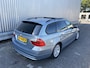 BMW 3-Serie Touring 318i Clima, Navi, Multimedia, CC, Pano, PDC, LM, inklapbare Trekh, – Inruil Mogelijk –