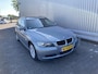 BMW 3-Serie Touring 318i Clima, Navi, Multimedia, CC, Pano, PDC, LM, inklapbare Trekh, – Inruil Mogelijk –