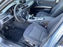 BMW 3-Serie Touring 318i Clima, Navi, Multimedia, CC, Pano, PDC, LM, inklapbare Trekh, – Inruil Mogelijk –