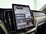 Volvo XC60 T6 Plug-in hybrid AWD Plus Dark | Panoramadak | 360° camera | Head-up display | Harman Kardon | Stoel- en stuurverwarming | Trekhaak