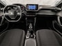 Peugeot 2008 1.2 PureTech Sport 131Pk Automaat (APPLE CARPLAY, GROOT NAVI, LM VELGEN, SPORTSTOELEN, PARKEERSENSOREN, LANE ASSIST, NIEUWSTAAT)