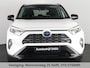 Toyota RAV4 2.5 HYBRID 4WD DYNAMIC PACK GARANTIE TOT 05-2031! SLECHTS 39.000 KM! 1650 KG TREKGEWICHT. STUUR & STOELVERWARMING . NAVIGATIE .PDC V & A .