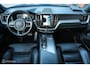 Volvo XC60 2.0 Recharge T8 AWD R-Design | Luchtvering | ACC | 22 Inch | Pano | Stoelverwarming en ventilatie | Stuurwielverwarming | Pilot Assist | Harman Kardon | Bursting Blue | 360 camera