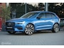 Volvo XC60 2.0 Recharge T8 AWD R-Design | Luchtvering | ACC | 22 Inch | Pano | Stoelverwarming en ventilatie | Stuurwielverwarming | Pilot Assist | Harman Kardon | Bursting Blue | 360 camera