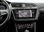 Volkswagen Tiguan 1.4 TSI 245pk DSG eHybrid R-Line Business · Apple/Android Car Play · Wegklapbare Trekhaak · Alarm · Dodehoek Detectie · Stoel-& Stuurverwarming · 19'' Inch ·