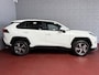Toyota RAV4 2.5 PHEV AWD 306PK ✅gloednieuw ✅ | Trekgew. 1500KG | Head-up display | Camera | Full LED | Elektrische achterklep | Stuur/Stoelverwarming voor+achter PHEV PLUG IN