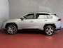 Toyota RAV4 2.5 PHEV AWD 306PK ✅gloednieuw ✅ | Trekgew. 1500KG | Head-up display | Camera | Full LED | Elektrische achterklep | Stuur/Stoelverwarming voor+achter PHEV PLUG IN