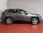 Toyota RAV4 2.5 PHEV AWD 306PK ✅gloednieuw ✅ | Trekgew. 1500KG | Head-up display | Camera | Full LED | Elektrische achterklep | Stuur/Stoelverwarming voor+achter PHEV PLUG IN