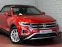 Volkswagen T-Roc Cabrio TSI 110 PK NAVI IQ.LED STOEL/STUUR.VERW DAB ADAP.CRUISE VIR.COCKPIT CARPLAY ✅Top Auto's Wijchen. 30 Jaar Specialist in Volkswagen : Alle Type's : R-Line Edition / Style / First Edition / Highline / Life , Zowel PHEV / HEV / MHEV / Benzine ✅