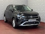Volkswagen T-Cross ✅ NIEUWE AUTO✅TSI 17''LMV DODE HOEK TREKHAAK CAMERA VIR.COCKPIT STOELVERW. ADAP.CRUISE LMV CARPLAY 2025 ✅ Top Auto's Wijchen , 30 Jaar Specialist in Volkswagen : Alle Type's : R-Line Edition / Style / First Edition / Highline / Life , Zowel PHEV / HEV / MHEV / Benzine ✅