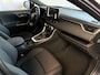 Toyota RAV4 2.5 PHEV AWD 306PK ✅gloednieuw ✅ | Trekgew. 1500KG | Head-up display | Camera | Full LED | Elektrische achterklep | Stuur/Stoelverwarming voor+achter PHEV PLUG IN