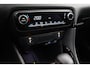 Toyota Yaris 1.5 Hybrid 115 Dynamic | Dodehoek detectie | Parkeersensoren voor/achter | Stoel-/stuurverwarming | Apple Carplay / Android Auto