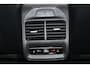 Volkswagen Passat Variant 1.5 eHybrid Elegance Business 272 Pk | Incl. 12 maanden Garantie | Stoelmassage | Stoelverwarming/ventilatie | Head-Up Display | Keyless entry/start | 360° Camera | Elektrisch wegklapbare trekhaak | Elektrische kofferbak | Sfeerverlichting | Elektrisch verstelbare stoelen met memory | Achterbank verwarmd | Adaptive cruise controle | Draadloze telefoonlader | Apple CarPlay/Android Auto | Navigatie | Climate controle |