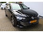 Volkswagen Passat Variant 1.5 eHybrid Elegance Business 272 Pk | Incl. 12 maanden Garantie | Stoelmassage | Stoelverwarming/ventilatie | Head-Up Display | Keyless entry/start | 360° Camera | Elektrisch wegklapbare trekhaak | Elektrische kofferbak | Sfeerverlichting | Elektrisch verstelbare stoelen met memory | Achterbank verwarmd | Adaptive cruise controle | Draadloze telefoonlader | Apple CarPlay/Android Auto | Navigatie | Climate controle |