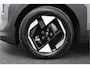 Kia EV3 Plus 81.4 kWh - Nieuw uit voorraad! - Stoel / Stuurwielverwarming - Dode hoek sensoren - Parkeersensoren - Fabrieksgarantie tot 12-2032 of 150.000 km