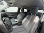 Peugeot e-2008 EV Allure Première 50 kWh | SOH 90% | 360 Camera | CarPlay | Navigatie | Stoelverwarming | 1e Eigenaar | Incl. BTW