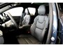 Volvo XC60 2.0 T8 AWD 299kW/407pk Aut8 MJ2027, NIEUW €88.610! Plug-in Ultra Black Exec. LUCHTVERING + BOWERS&WILKINS + PANORAMADAK + EL.TREKHAAK + HEAD-UP + PILOT ASSIST + STOELVERWARMING/-VENTILATIE&-MASSAGE + STUURVERARMING + 360 CAMERA + 21" LM-VELGEN!!