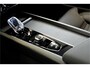 Volvo XC60 2.0 T8 AWD 299kW/407pk Aut8 MJ2027, NIEUW €88.610! Plug-in Ultra Black Exec. LUCHTVERING + BOWERS&WILKINS + PANORAMADAK + EL.TREKHAAK + HEAD-UP + PILOT ASSIST + STOELVERWARMING/-VENTILATIE&-MASSAGE + STUURVERARMING + 360 CAMERA + 21" LM-VELGEN!!