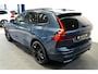 Volvo XC60 2.0 T8 AWD 299kW/407pk Aut8 MJ2027, NIEUW €82.945! Plug-in Ultra Black Exec. LUCHTVERING + BOWERS&WILKINS + PANORAMADAK + EL.TREKHAAK + HEAD-UP + PILOT ASSIST + STOELVERWARMING/-VENTILATIE&-MASSAGE + STUURVERARMING + 360 CAMERA + 21" LM-VELGEN!!