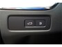 Volvo XC60 2.0 T8 AWD 299kW/407pk Aut8 MJ2027, NIEUW €88.610! Plug-in Ultra Black Exec. LUCHTVERING + BOWERS&WILKINS + PANORAMADAK + EL.TREKHAAK + HEAD-UP + PILOT ASSIST + STOELVERWARMING/-VENTILATIE&-MASSAGE + STUURVERARMING + 360 CAMERA + 21" LM-VELGEN!!
