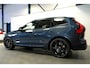 Volvo XC60 2.0 T8 AWD 299kW/407pk Aut8 MJ2027, NIEUW €82.945! Plug-in Ultra Black Exec. LUCHTVERING + BOWERS&WILKINS + PANORAMADAK + EL.TREKHAAK + HEAD-UP + PILOT ASSIST + STOELVERWARMING/-VENTILATIE&-MASSAGE + STUURVERARMING + 360 CAMERA + 21" LM-VELGEN!!