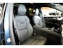 Volvo XC60 2.0 T8 AWD 299kW/407pk Aut8 MJ2027, NIEUW €82.945! Plug-in Ultra Black Exec. LUCHTVERING + BOWERS&WILKINS + PANORAMADAK + EL.TREKHAAK + HEAD-UP + PILOT ASSIST + STOELVERWARMING/-VENTILATIE&-MASSAGE + STUURVERARMING + 360 CAMERA + 21" LM-VELGEN!!