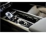 Volvo XC60 2.0 T8 AWD 299kW/407pk Aut8 MJ2027, NIEUW €82.945! Plug-in Ultra Black Exec. LUCHTVERING + BOWERS&WILKINS + PANORAMADAK + EL.TREKHAAK + HEAD-UP + PILOT ASSIST + STOELVERWARMING/-VENTILATIE&-MASSAGE + STUURVERARMING + 360 CAMERA + 21" LM-VELGEN!!