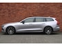 Volvo V60 T6 Plug-in hybrid AWD Plus Dark | Trekhaak | All-Season Banden | 360 graden camera | Verwarmbare voorstoelen en stuurwiel | Premium audio by Harman Kardon | Sportstoelen | Apple Carplay