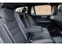 Volvo V60 T6 Plug-in hybrid AWD Plus Dark | Trekhaak | All-Season Banden | 360 graden camera | Verwarmbare voorstoelen en stuurwiel | Premium audio by Harman Kardon | Sportstoelen | Apple Carplay