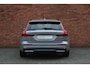 Volvo V60 T6 Plug-in hybrid AWD Plus Dark | Trekhaak | All-Season Banden | 360 graden camera | Verwarmbare voorstoelen en stuurwiel | Premium audio by Harman Kardon | Sportstoelen | Apple Carplay