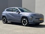 Hyundai Kona Comfort Smart 65.4 kWh / Trekhaak afneembaar 750 kg / CCS snel laden / HUD / Stuur- en stoelverwarming / Navi / Apple Carplay Android / 18" LM wielen /