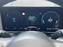 Hyundai Kona Comfort Smart 65.4 kWh / Trekhaak afneembaar 750 kg / CCS snel laden / HUD / Stuur- en stoelverwarming / Navi / Apple Carplay Android / 18" LM wielen /