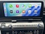 Hyundai Kona Comfort Smart 65.4 kWh / Trekhaak afneembaar 750 kg / CCS snel laden / HUD / Stuur- en stoelverwarming / Navi / Apple Carplay Android / 18" LM wielen /