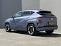 Hyundai Kona Comfort Smart 65.4 kWh / Trekhaak afneembaar 750 kg / CCS snel laden / HUD / Stuur- en stoelverwarming / Navi / Apple Carplay Android / 18" LM wielen /