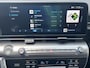 Hyundai Kona Comfort Smart 65.4 kWh / Trekhaak afneembaar 750 kg / CCS snel laden / HUD / Stuur- en stoelverwarming / Navi / Apple Carplay Android / 18" LM wielen /