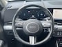 Hyundai Kona Comfort Smart 65.4 kWh / Trekhaak afneembaar 750 kg / CCS snel laden / HUD / Stuur- en stoelverwarming / Navi / Apple Carplay Android / 18" LM wielen /