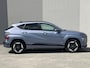 Hyundai Kona Comfort Smart 65.4 kWh / Trekhaak afneembaar 750 kg / CCS snel laden / HUD / Stuur- en stoelverwarming / Navi / Apple Carplay Android / 18" LM wielen /