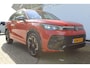 Volkswagen Tiguan 1.5 eHybrid R-Line Edition | Incl. 12 maanden Garantie | Panorama dak | Elektrisch wegklapbare trekhaak | Massage stoelen | Elektrisch verstelbare stoelen met memory | Head-Up Display | Stoelverwarming/ventilatie | 360° Camera | Harman/Kardon Audiosysteem | Achterbank verwarmd | Apple CarPlay/Android Auto | Stuurwielverwarming | Adaptive cruise controle | Elektrische kofferbakklep | Dodehoekdetectie |