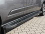 Ford Transit Custom 320 2.0 TDCI L2H1 Trend Sport DC Automaat | Dubbele Cabine | 5-Persoons | Navigatie | Trekhaak | Stoelverwarming | CarPlay/Android Auto | Lichtmetalen Velgen