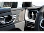 Volvo XC60 T6 350PK Automaat AWD Plus Black Edition Google infotainment / 21" lichtmetalen velgen / Verwarmbare voorstoelen en stuurwiel / Adaptieve cruise control